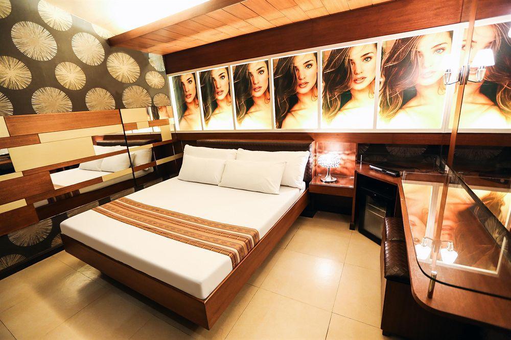 Hotel Ava Cuneta Πασάι Εξωτερικό φωτογραφία