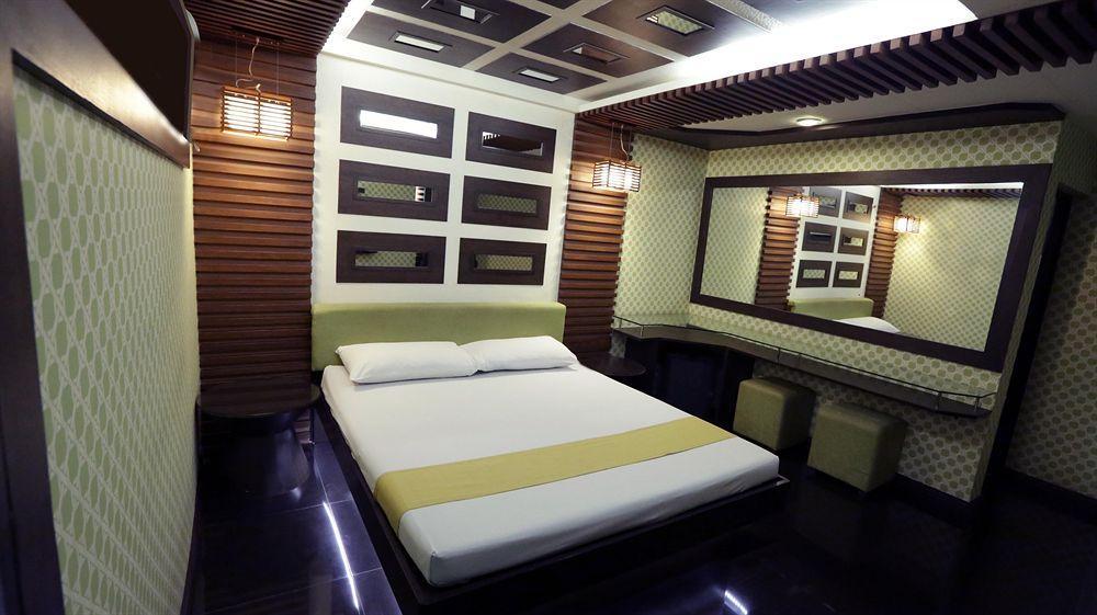Hotel Ava Cuneta Πασάι Εξωτερικό φωτογραφία
